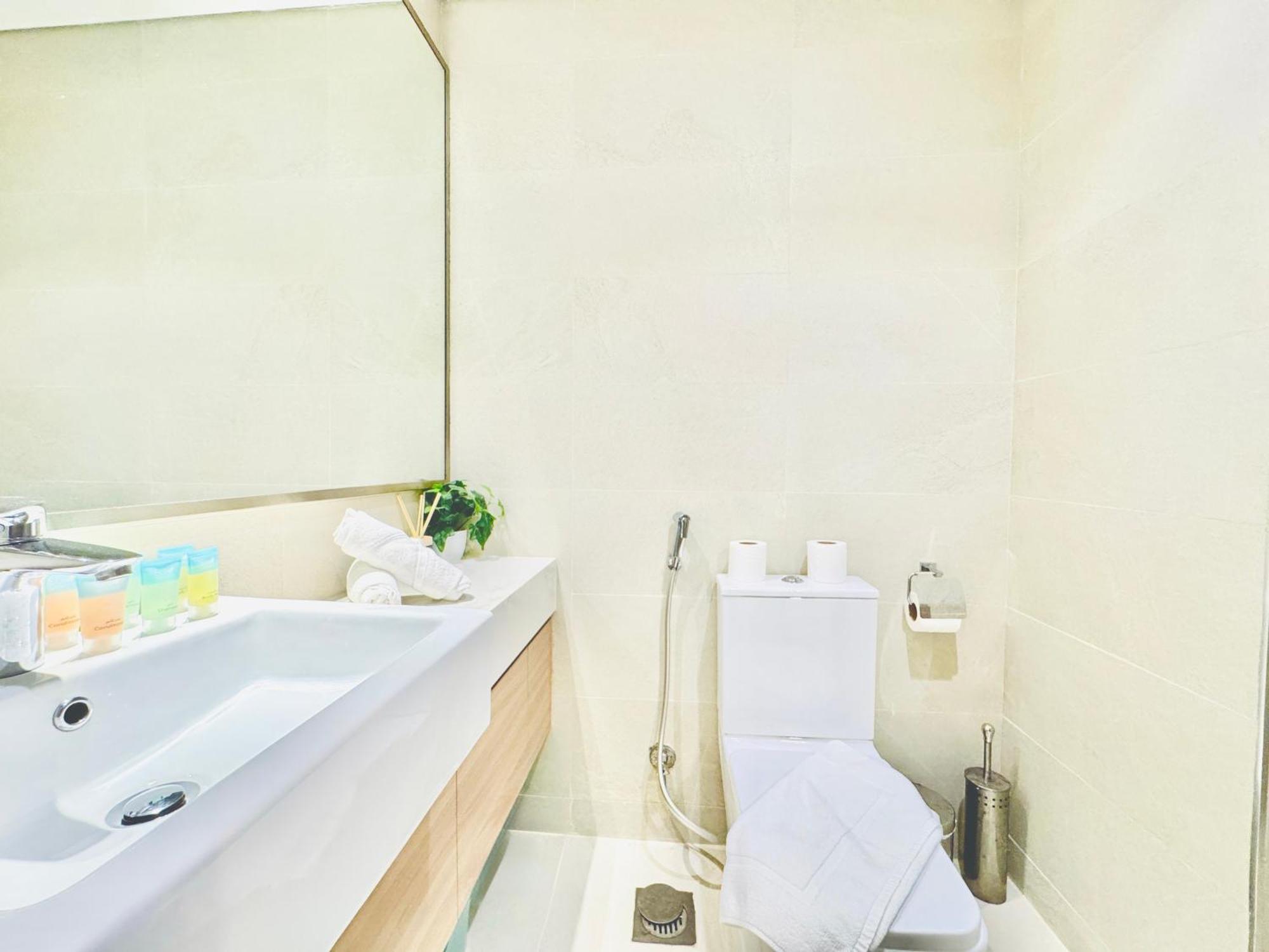 Apartment Venduras - Skyline View Farhad Azizi Al Jaddaf Dubai